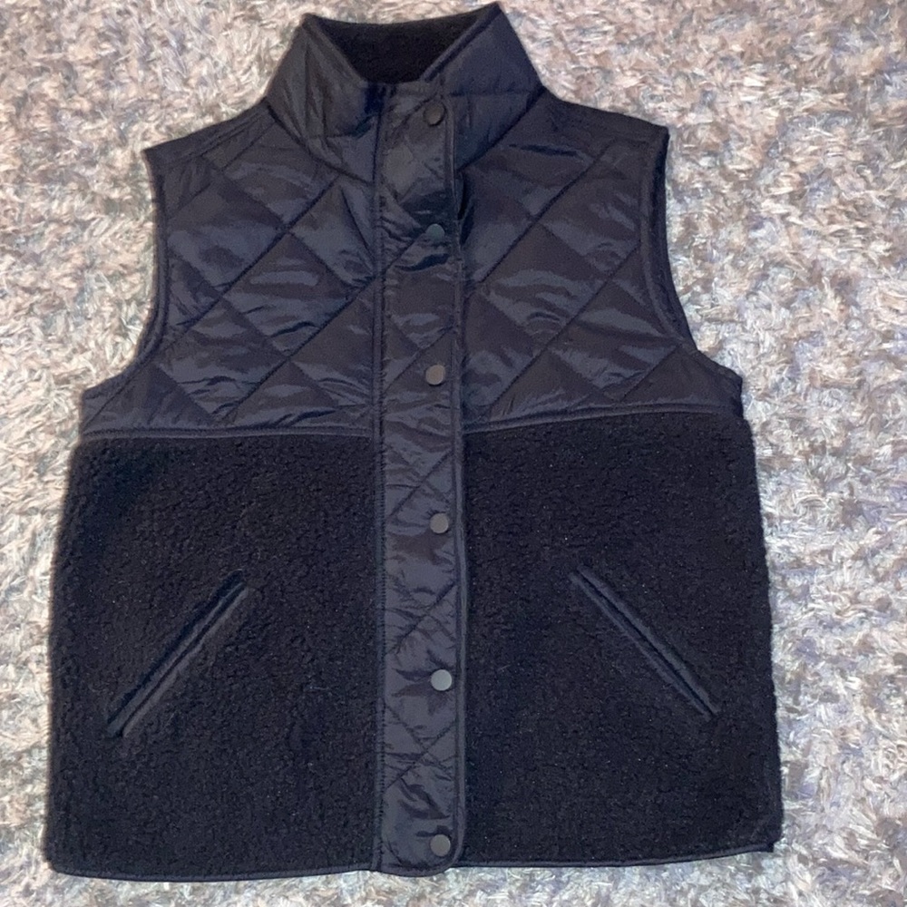 Joie Black Quilted and Fleece Vest black soft NWTS sz Xs women’s spring fall